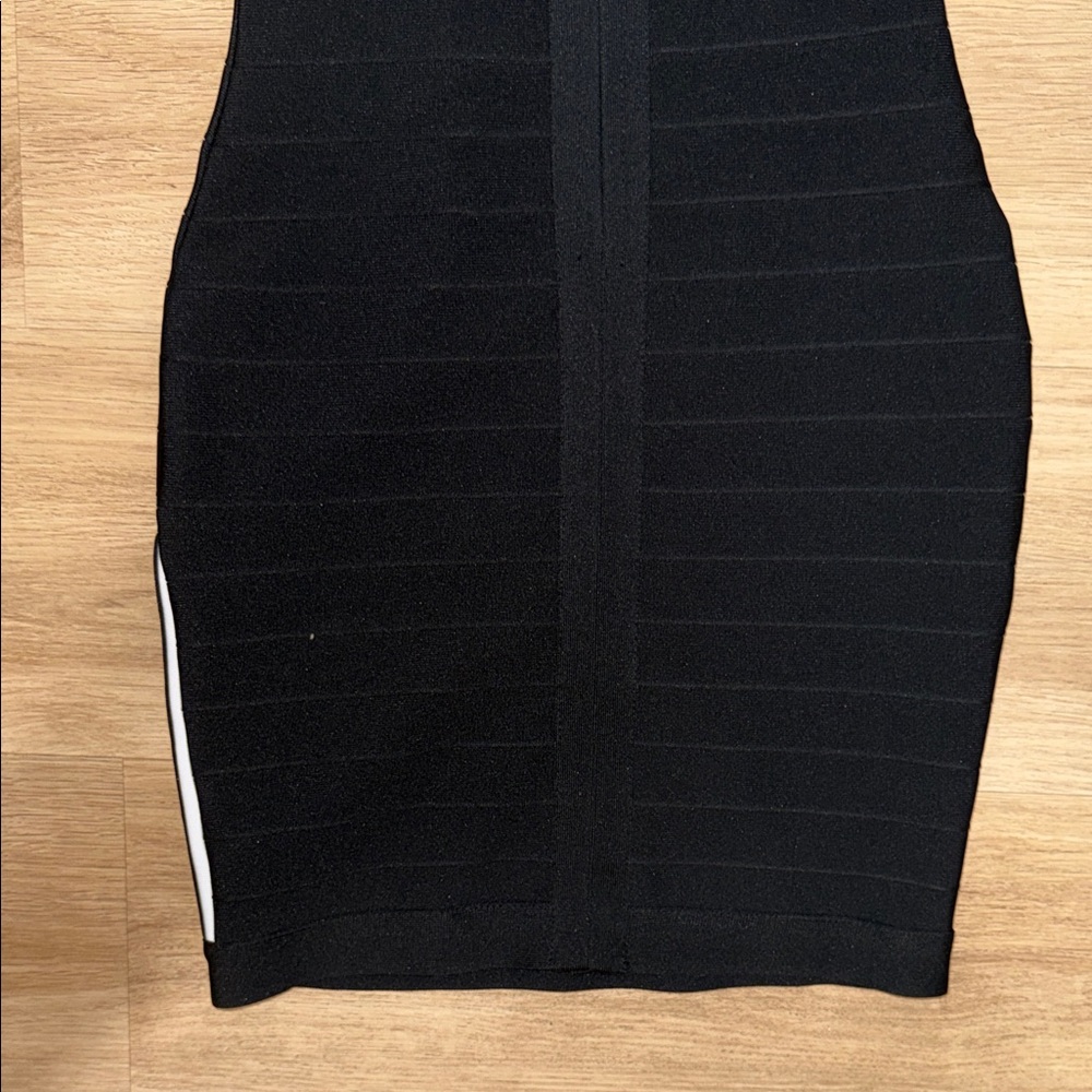 Black & White Sunburst Bodycon Mini Dress - Picture 5 of 5